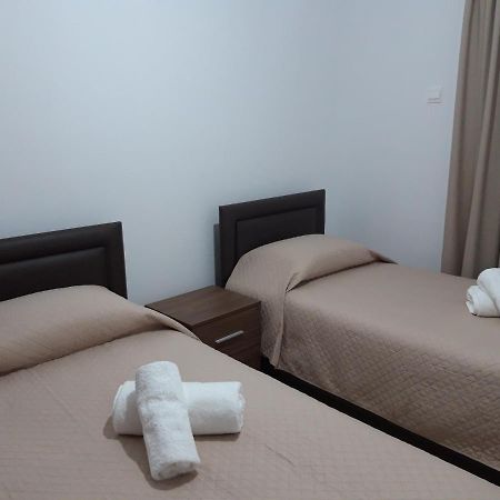Costas Two-Bedroom Ground Floor Apartment Paphos Bagian luar foto
