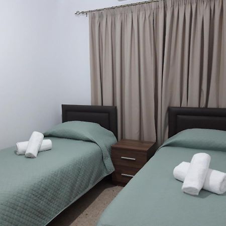 Costas Two-Bedroom Ground Floor Apartment Paphos Bagian luar foto